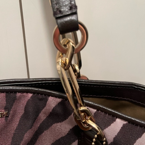 COACH Madison zebra print EW tote very good used condition - Picture 4 of 7
